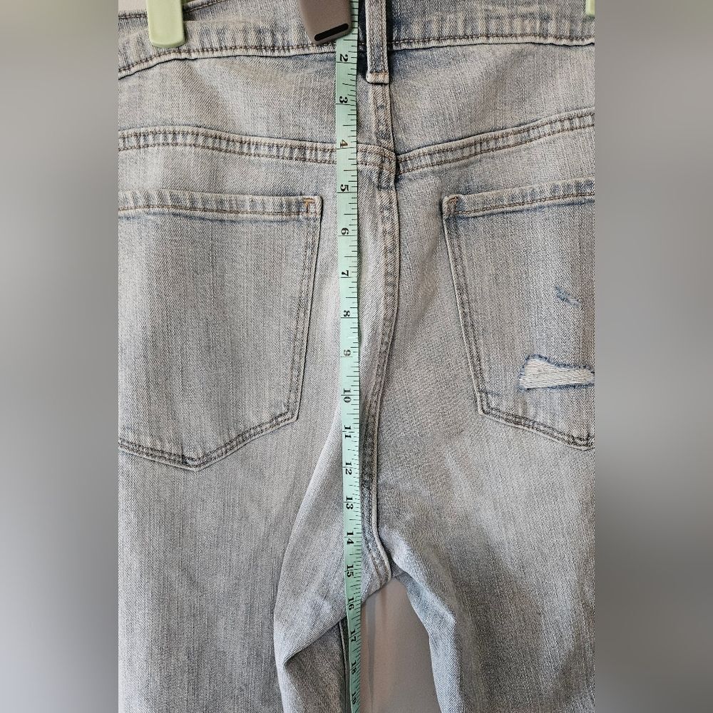 Old Navy Mid Rise Boyfriend Light Wash Embroidered Jeans Size 18 - Picture 7 of 10
